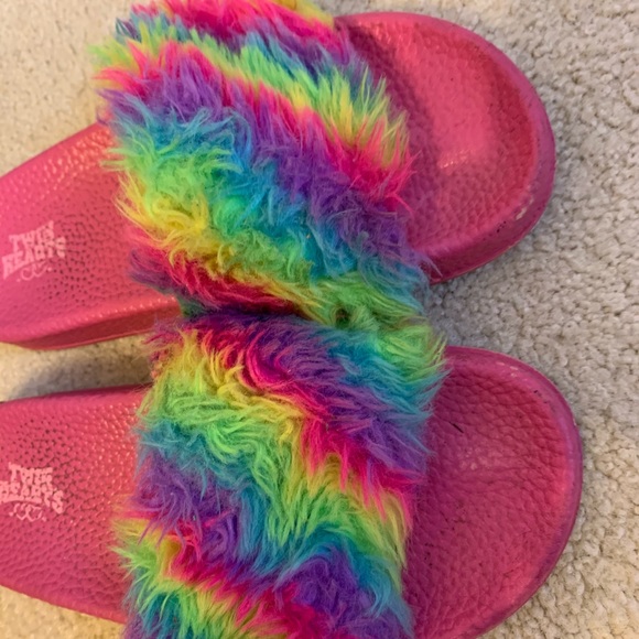 Little girl’s slides - Picture 9 of 11